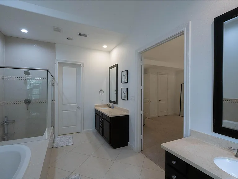 9429 London Bridge Sta — Photo 13