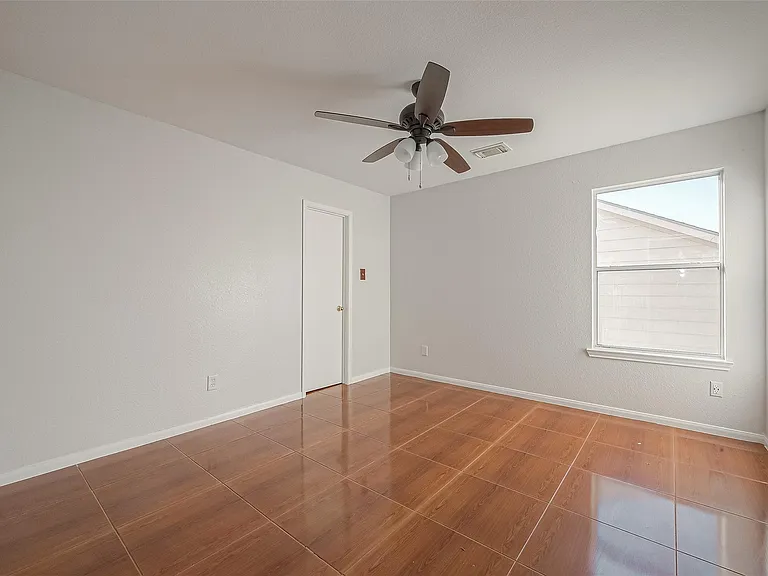 9407 Demsey Mill Dr — Photo 29