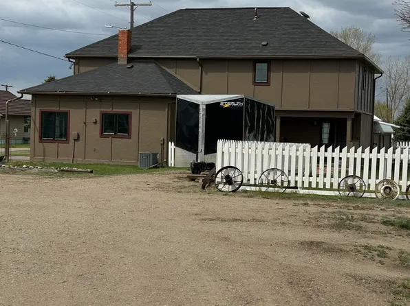 505 7th St E, Gildford, MT 59525