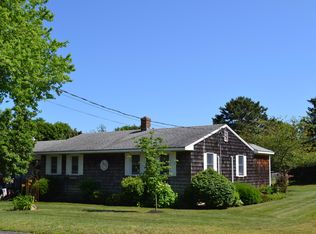 68 Vineyard Ave, Oak Bluffs, MA 02557