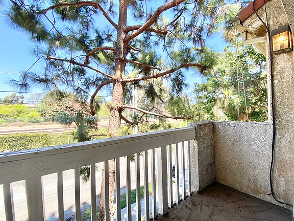5th image of 9803 Tabor St #207