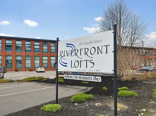 30 Lincoln Street #215, Westbrook, ME 04092