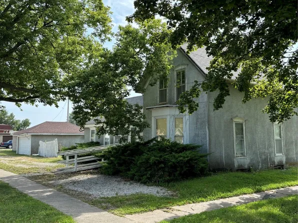 921 One Street Ave, Perry, IA 50220