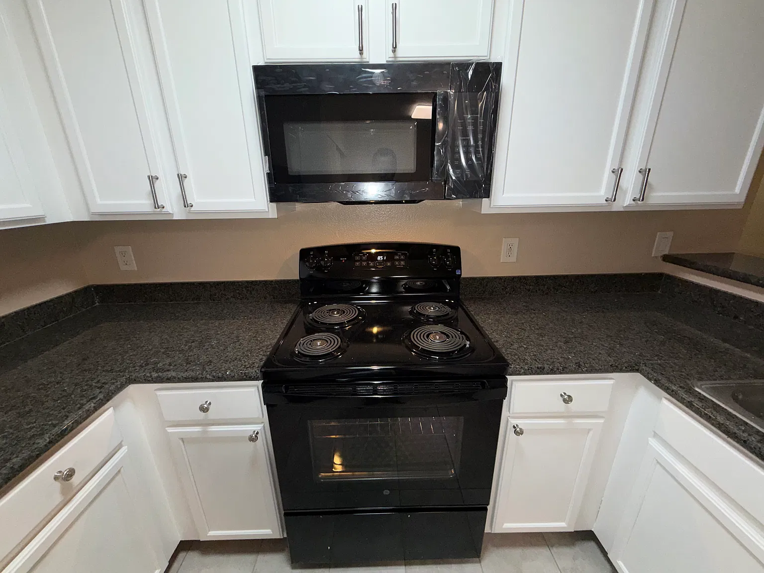3 bed, 1200 sqft, $1,850 — Photo 3