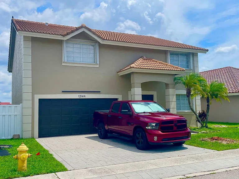 12149 NW 34th St — Photo 1