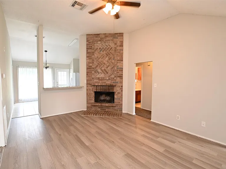 6702 Garden Canyon Dr — Photo 3