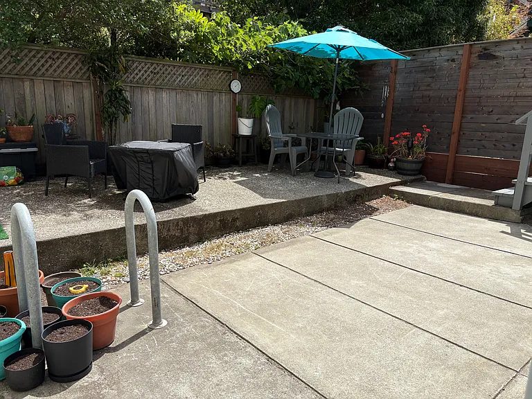 Shared peaceful yard