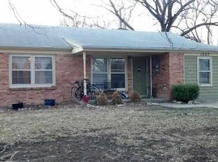 1527 Harry Rd, Manhattan, KS 66502