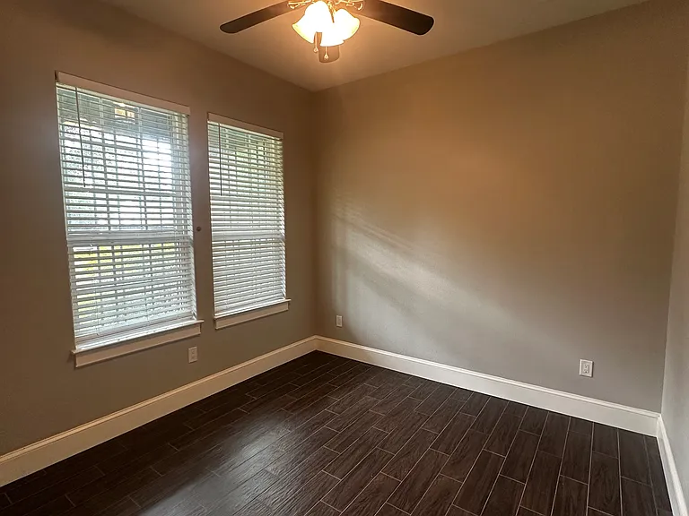 2535 Marburg St — Photo 21