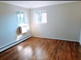 41-30 249th St, Little Neck, NY 11363