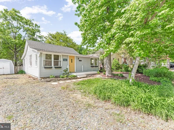 1223 Pine Ave, Shady Side, MD 20764