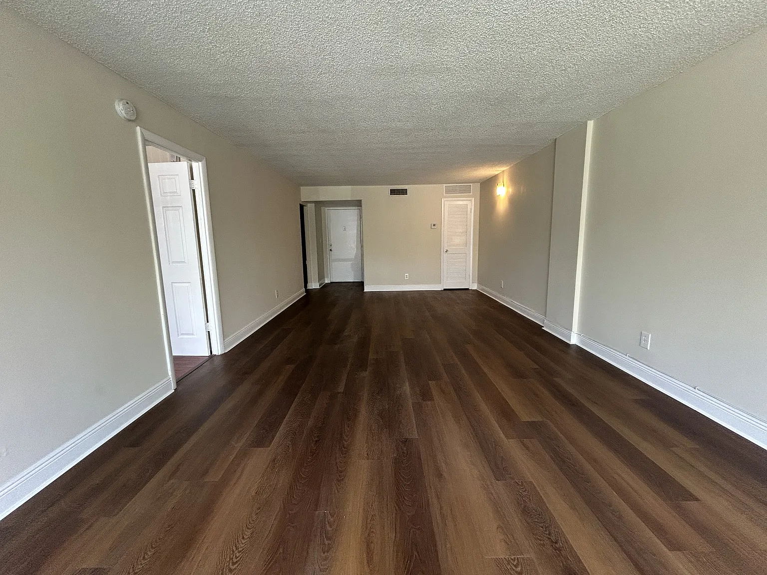 700 NW 214th St — Photo 3