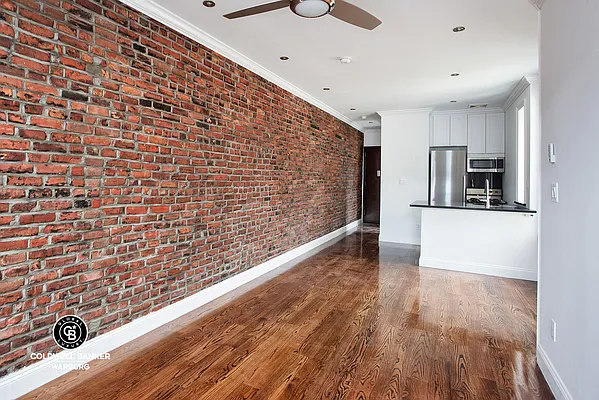 Rented by Coldwell Banker Warburg | media 9