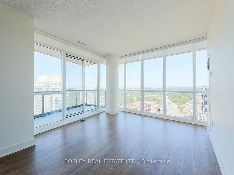 30 Roehampton Ave #3403 — Photo 12