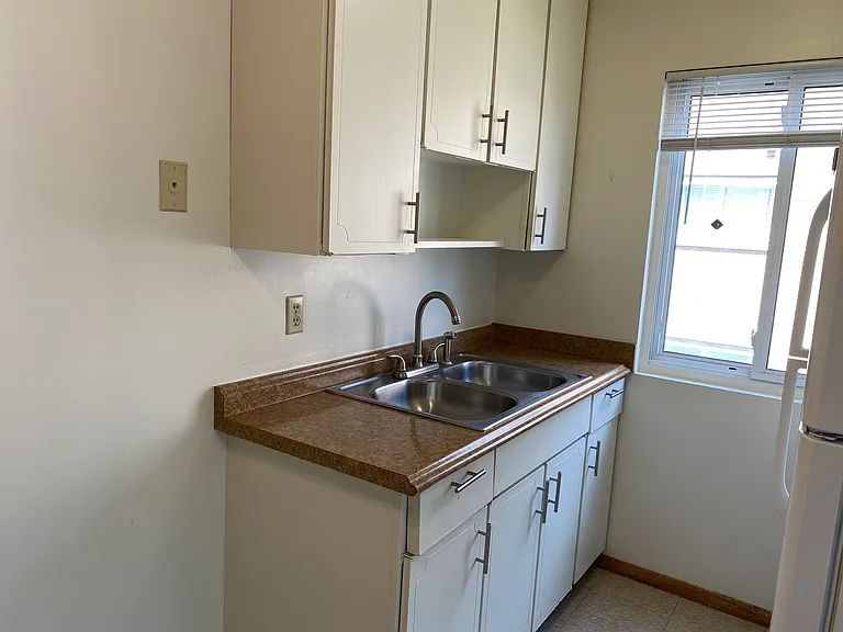 624 4th Ave SE #11 — Photo 11