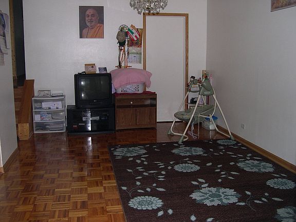 4th image of 9437 Meadow Ln