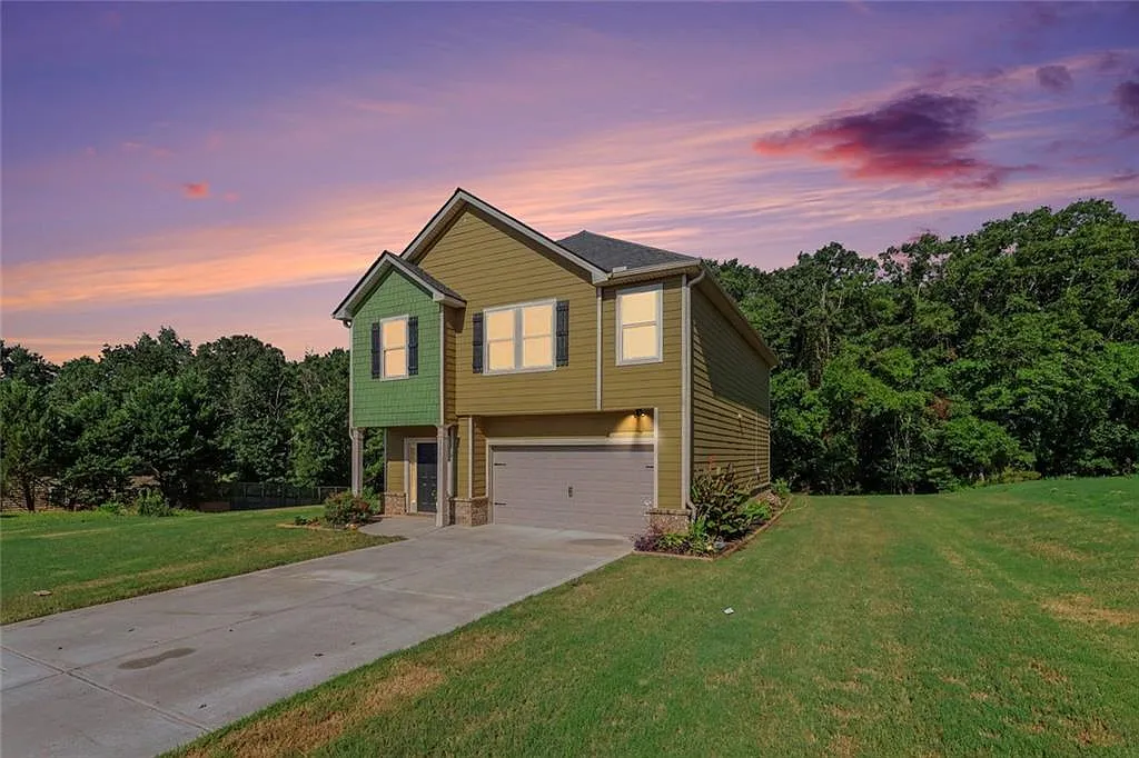 4 bed, 2.5 bath, 2120 sqft, $2,200 — Photo 2