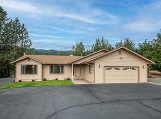 6600 Tunnel Loop Rd, Grants Pass, OR 97526