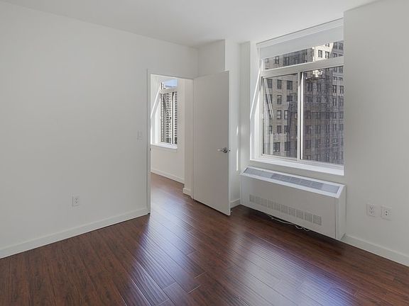 4th image of 100 John St APT 2206