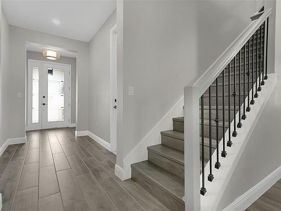 2nd image of 2091 Axel St