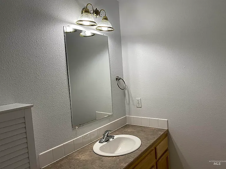 116 NE Lotus Ct #116 — Photo 12