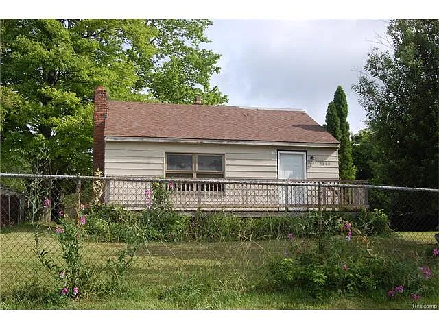 3860 Cresthaven Dr photo 1