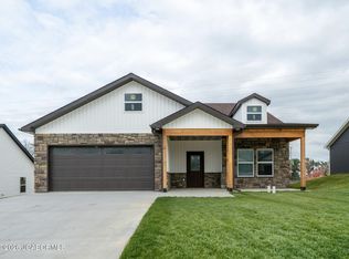 779 Vine Dr, Holts Summit, MO 65043