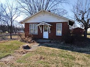 397 N 4th St, Albion, IL