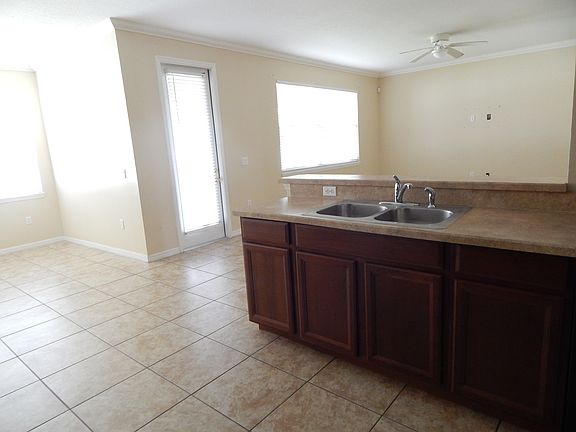 3rd image of 3230 Stonington Run
