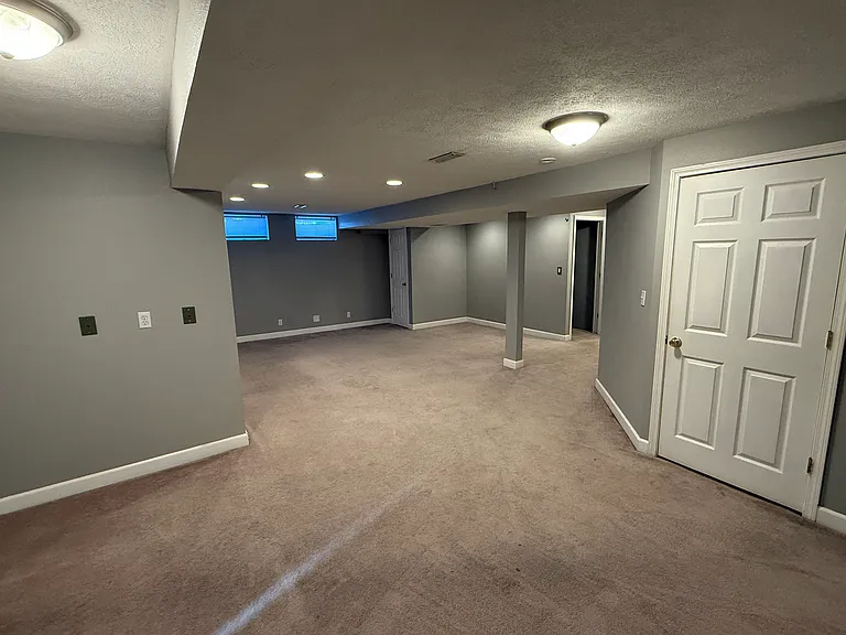 1225 Chancellor Dr — Photo 17