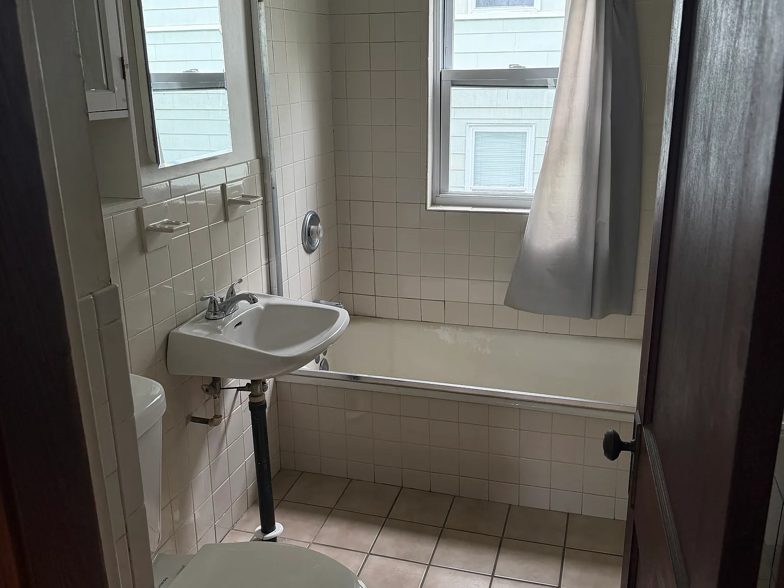 3 bed, 1197 sqft, $2,050 — Photo 4
