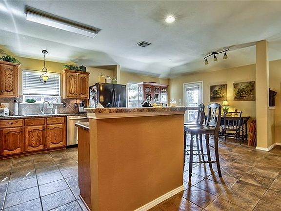 5th image of 2605 Marsha Ln