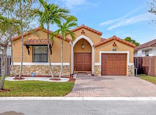 1008 NW 99th Ct, Miami, FL 33172
