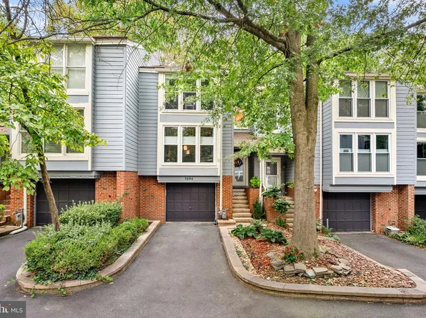 1604 Apricot Ct, Reston, VA 20190