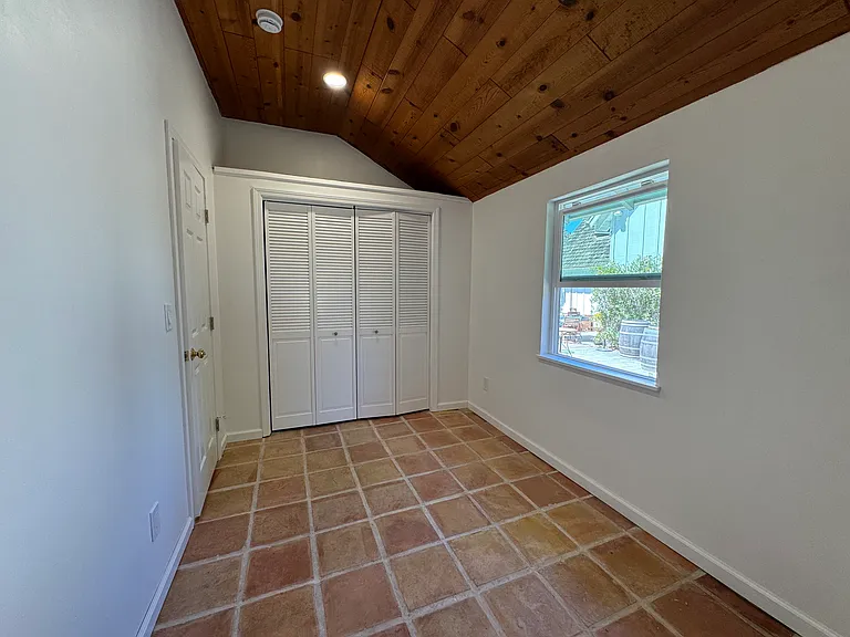 5025 Soquel Dr — Photo 4