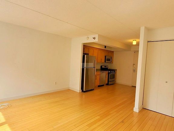 5th image of 516 W 47th St APT S4k