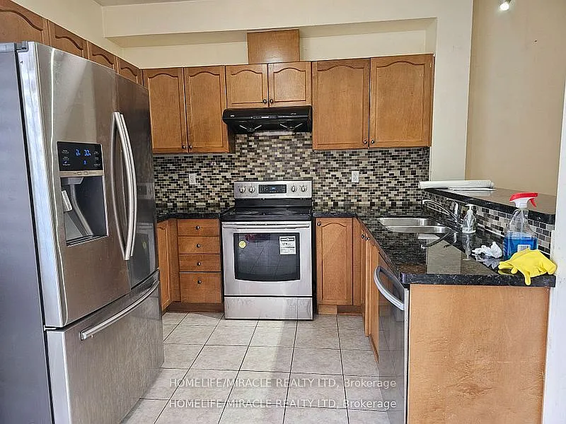 4 bed, $2,900 — Photo 2