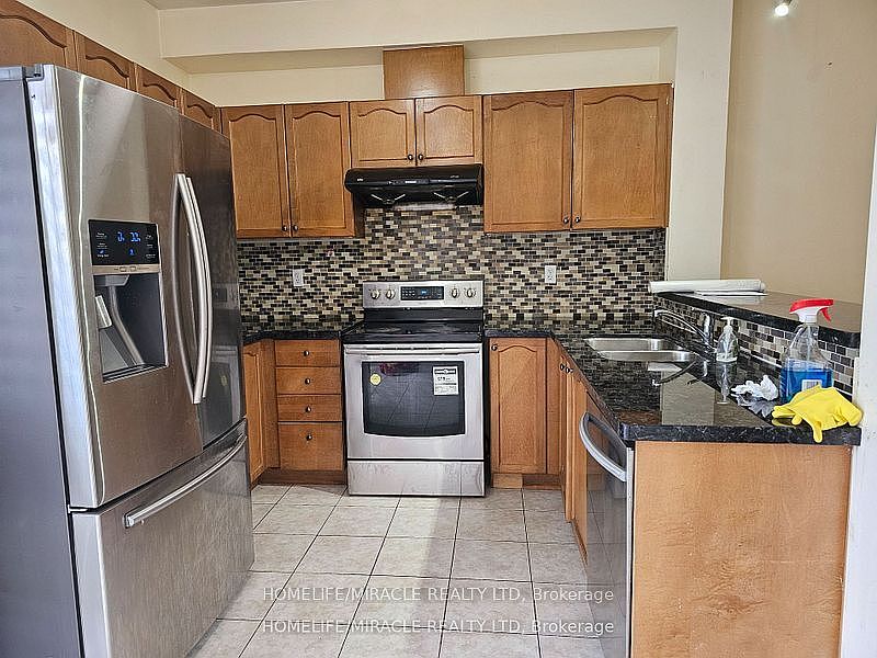 2nd image of 115 Nathaniel Cres