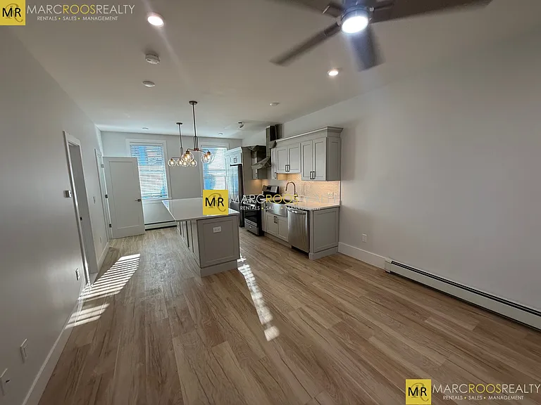 55 W Eagle St #2 — Photo 3