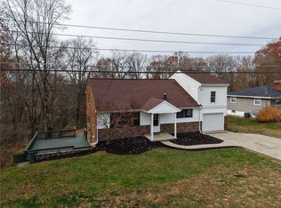 540 Morningstar Dr, Ellwood City, PA 16117