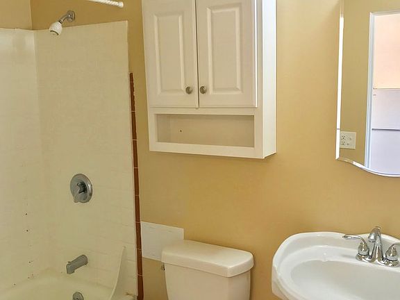 5th image of 6805 & 6811 Woodlawn Ave NE #1-110-16