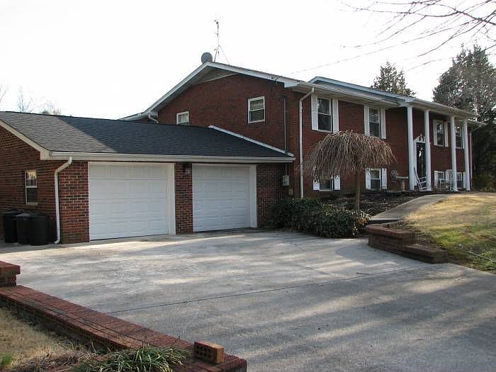 Country Charm on 2 Acres