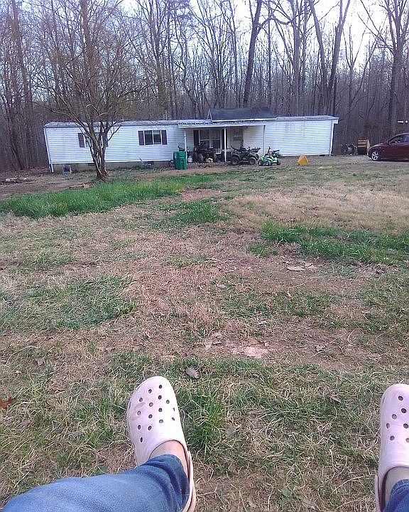 1st image of 130 E End Ave