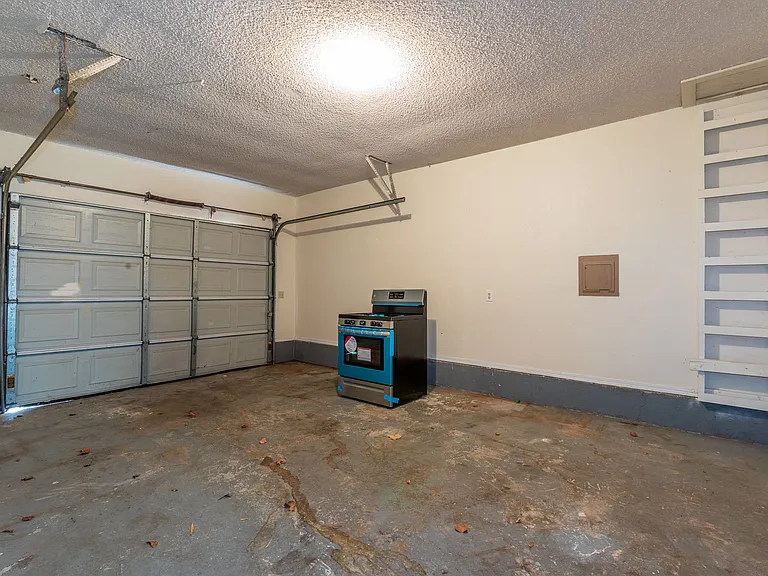 4902 S Gum Ave — Photo 14