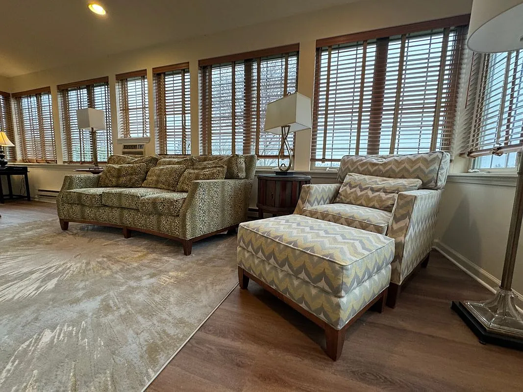 1 bed, 1.0 bath, 950 sqft, $2,495 — Photo 2