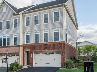 42617 Offenham Ter, Chantilly, VA 20152