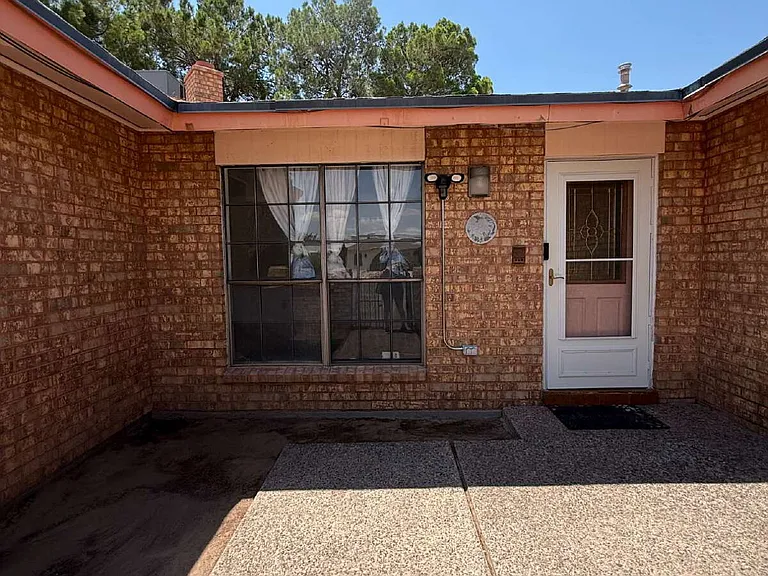 1709 Bruce Devlin Dr — Photo 4