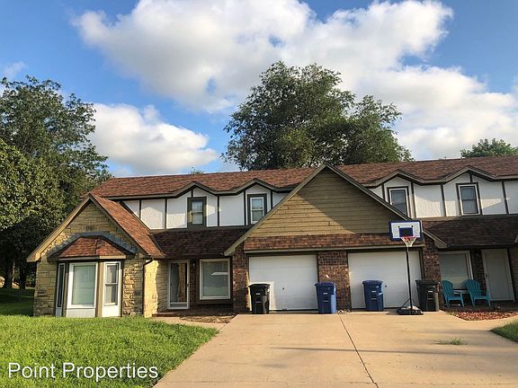 2nd image of 313 W Woodridge Ct