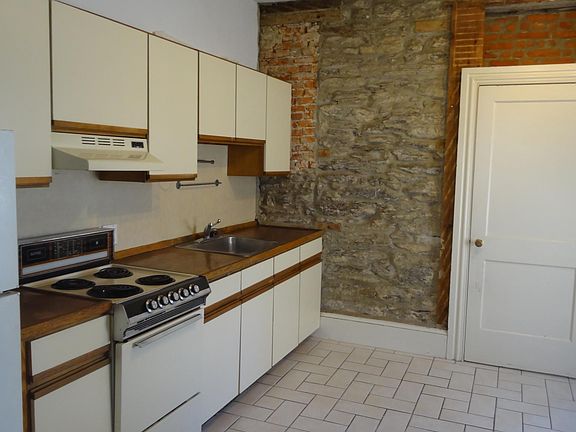 3rd image of 4649 Umbria St APT 5