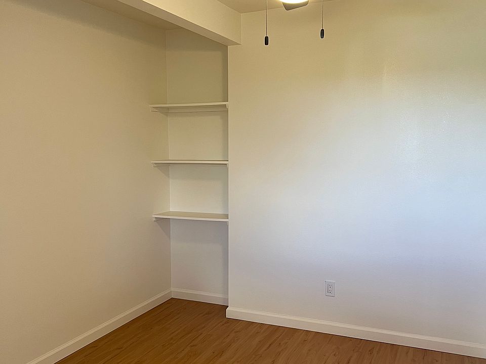 1st image of 1418 Haloa Dr #2